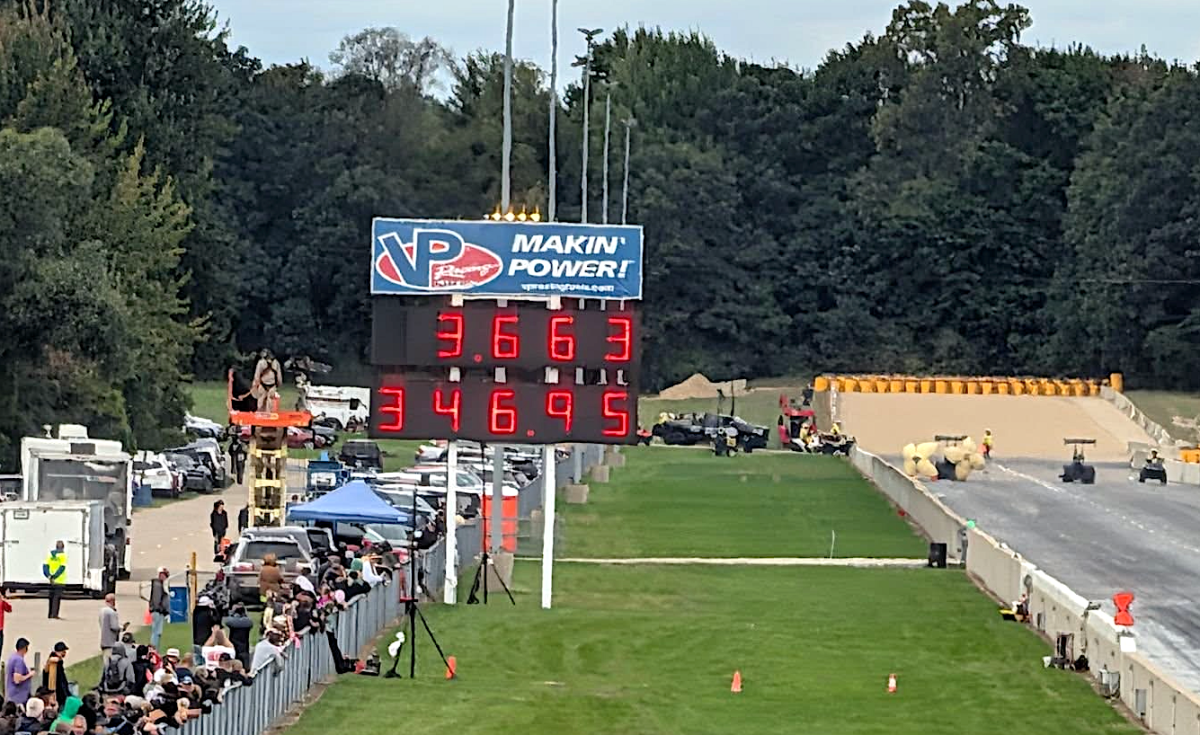 The US131 scoreboard shows 3.663 seconds and 346.95 mph, timed by Accutime.